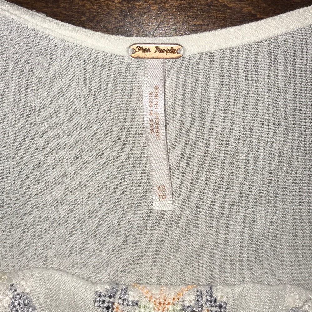 FREE PEOPLE TOP - Picture 2 of 3